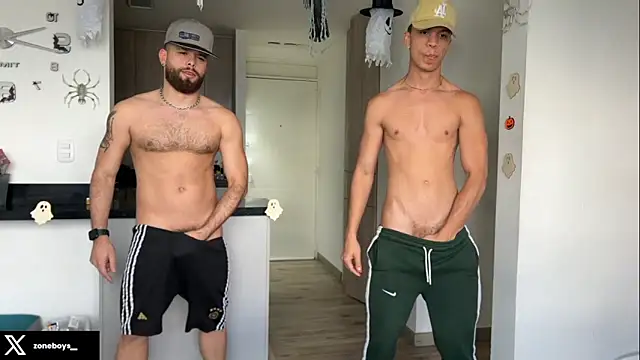 Snapshot of zoneboys chatting on 10.08.25 zoneboys online show from 10.08.25