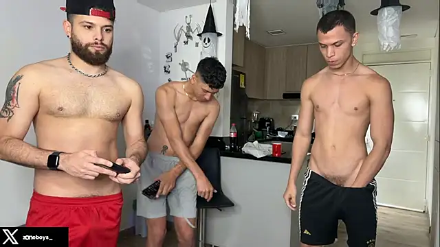 Snapshot of zoneboys chatting on 10.24.25 zoneboys online show from 10.24.25