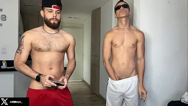 Snapshot of zoneboys chatting on 11.07.25 zoneboys online show from 11.07.25