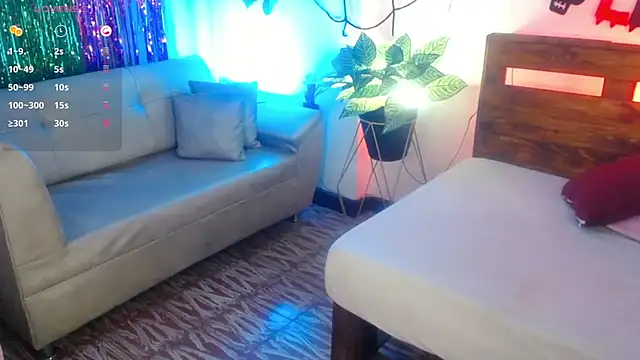 Snapshot of Yeseniaa25_ chatting on 10.10.25 Yeseniaa25 online show from 10.10.25