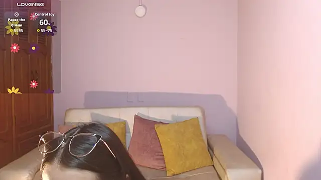 Snapshot of alesiamoore chatting on 02.02.26 alesiamoore online show from 02.02.26