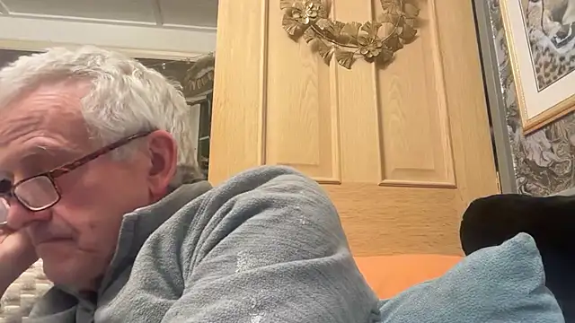 poggles online show from 10.27.25