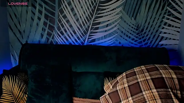 Snapshot of ChristyCrayme chatting on 11.09.25 ChristyCrayme online show from 11.09.25