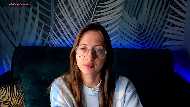 Snapshot of ChristyCrayme chatting on 11.12.25 ChristyCrayme online show from 11.12.25