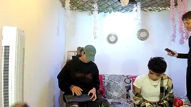 Snapshot of Bastian_boyshot77 chatting on 02.15.26 Bastian boyshot77 online show from 02.15.26