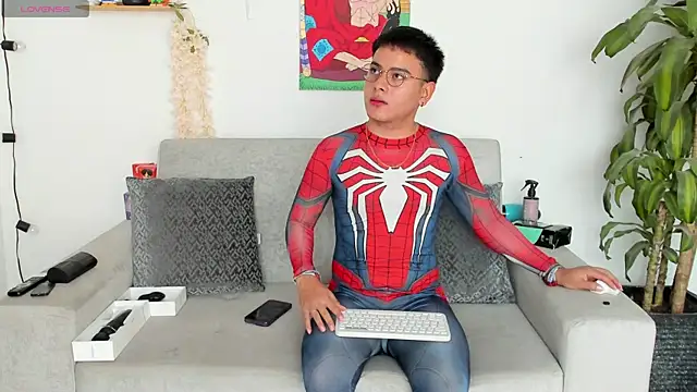 Snapshot of Young_Ben chatting on 09.28.25 Young Ben online show from 09.28.25