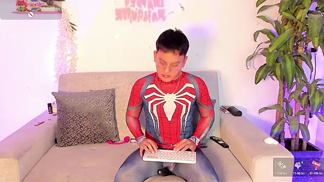 Snapshot of Young_Ben chatting on 11.02.25 Young Ben online show from 11.02.25