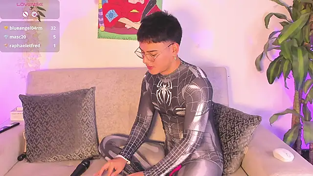 Snapshot of Young_Ben chatting on 11.17.25 Young Ben online show from 11.17.25