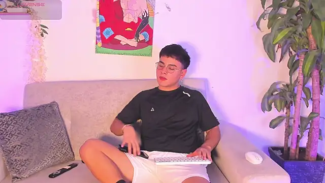 Snapshot of Young_Ben chatting on 11.26.25 Young Ben online show from 11.26.25