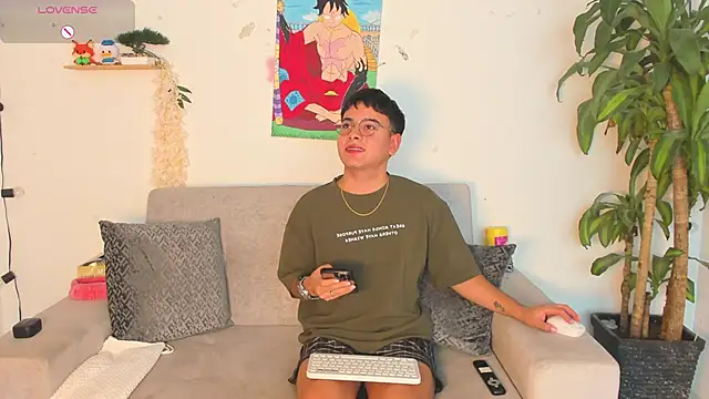 Snapshot of Young_Ben chatting on 11.29.25 Young Ben online show from 11.29.25