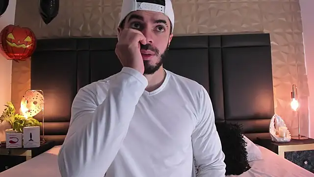 AxelThompson  online show from 10.16.25