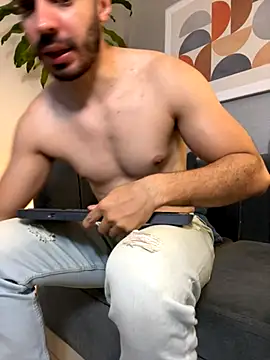 AxelThompson  online show from 11.28.25