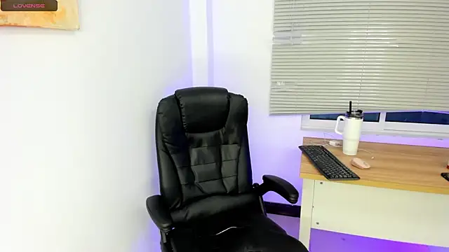 Snapshot of andre_u2 chatting on 11.09.25 andre u2 online show from 11.09.25