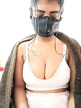 Snapshot of Nodi- chatting on 02.08.26 Nodi- online show from 02.08.26