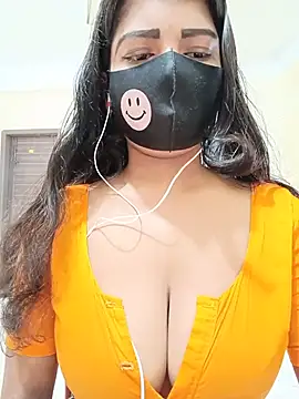 Snapshot of Nodi- chatting on 07.14.26 Nodi- online show from 07.14.26