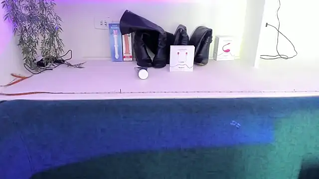 viollettaa  online show from 03.08.26