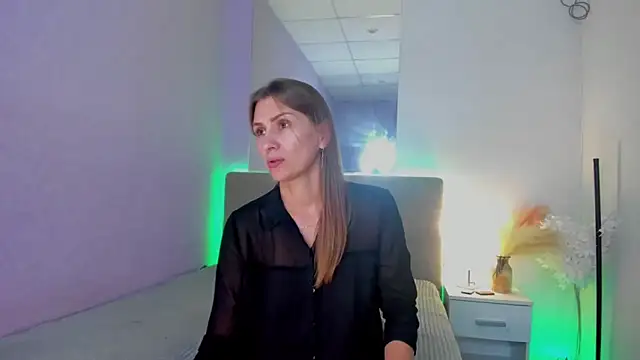 ChristyBrook online show from 09.11.25