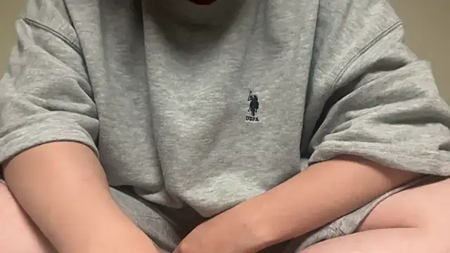 Snapshot of Yuta20002 chatting on 10.20.25 Yuta20002 online show from 10.20.25