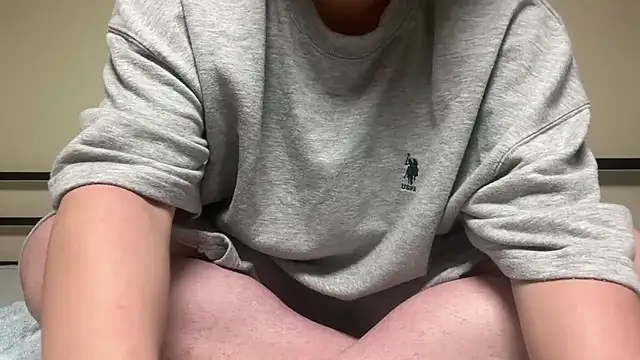 Snapshot of Yuta20002 chatting on 10.27.25 Yuta20002 online show from 10.27.25