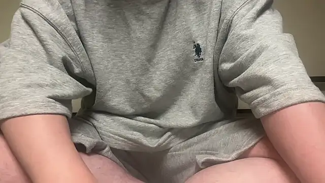 Snapshot of Yuta20002 chatting on 11.11.25 Yuta20002 online show from 11.11.25