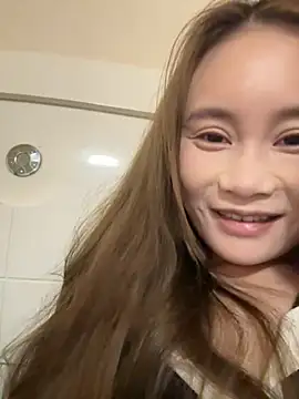 Snapshot of uulove521 chatting on 11.17.25 uulove521 online show from 11.17.25