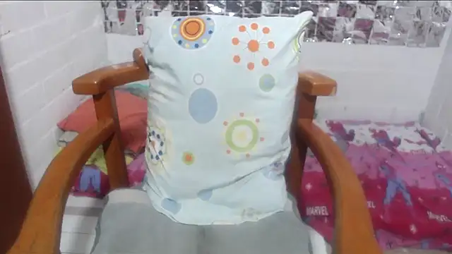 Snapshot of rose-crystal chatting on 12.16.25 rose-crystal online show from 12.16.25