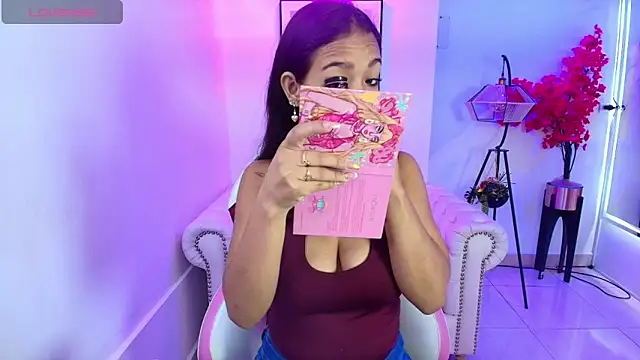 Snapshot of Katty_rounds chatting on 10.02.25 Katty rounds online show from 10.02.25