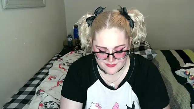 Kinky Witch online show from 04.18.26