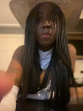 Snapshot of Alexia_24 chatting on 11.01.25 Alexia 24 online show from 11.01.25