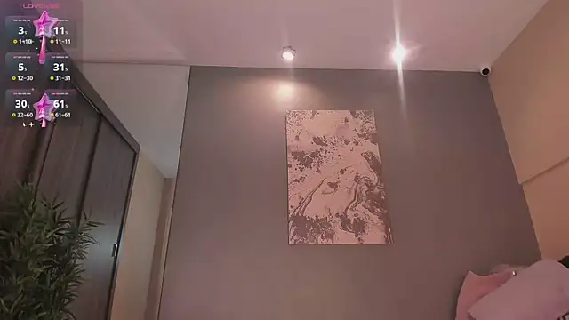 Snapshot of Hailey-Fox chatting on 12.19.25 Hailey-Fox online show from 12.19.25