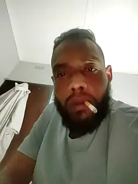 Snapshot of kulliguy chatting on 11.03.25 kulliguy online show from 11.03.25