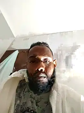 Snapshot of kulliguy chatting on 11.08.25 kulliguy online show from 11.08.25