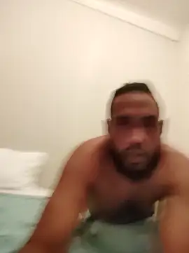 Snapshot of kulliguy chatting on 11.10.25 kulliguy online show from 11.10.25