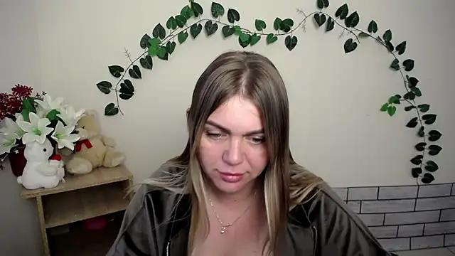 Snapshot of Magic_Katarina_ chatting on 09.17.25 Magic Katarina online show from 09.17.25