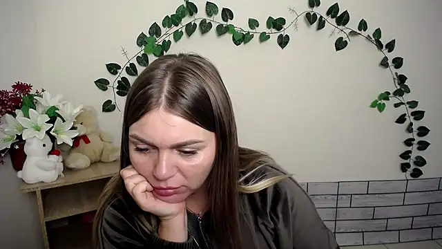 Snapshot of Magic_Katarina_ chatting on 09.25.25 Magic Katarina online show from 09.25.25