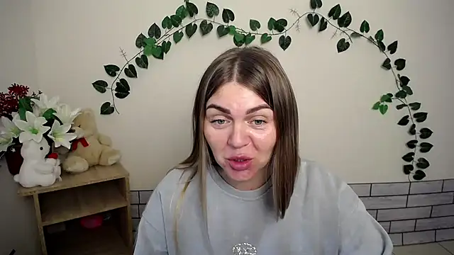 Snapshot of Magic_Katarina_ chatting on 10.06.25 Magic Katarina online show from 10.06.25