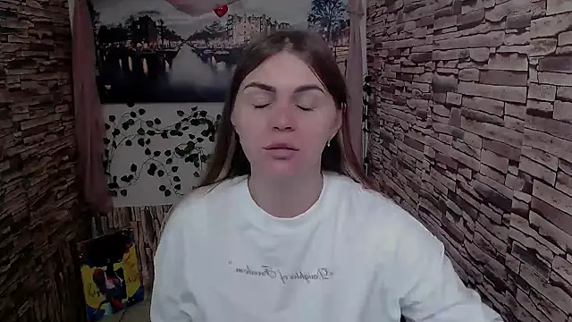 Snapshot of Magic_Katarina_ chatting on 11.04.25 Magic Katarina online show from 11.04.25