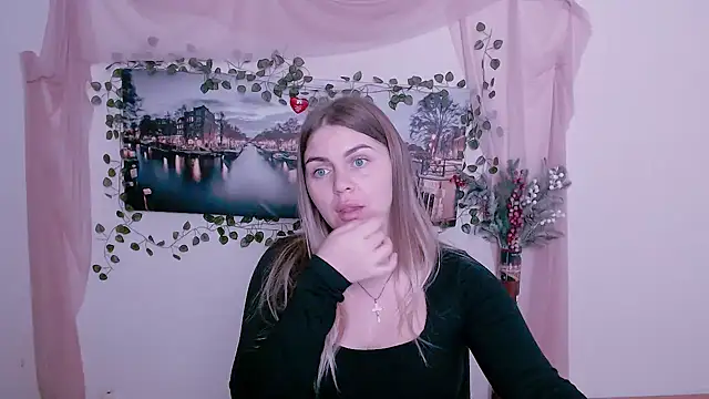 Snapshot of Magic_Katarina_ chatting on 11.07.25 Magic Katarina online show from 11.07.25