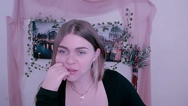 Snapshot of Magic_Katarina_ chatting on 11.18.25 Magic Katarina online show from 11.18.25