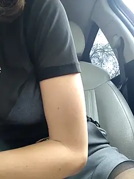 YOURLIKAA online show from 04.17.26