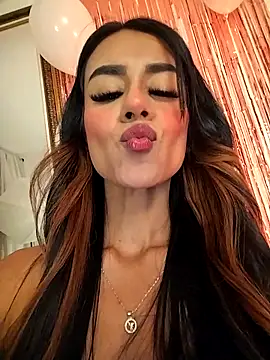 Juliana Xander online show from 11.16.25