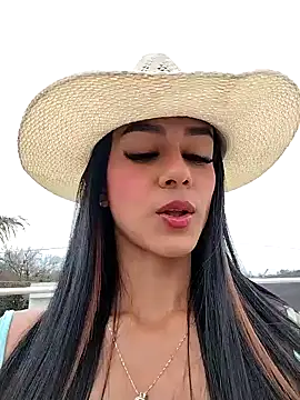 Juliana Xander online show from 11.20.25