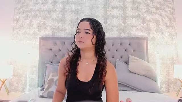 Evaa Lunna  online show from 03.06.26