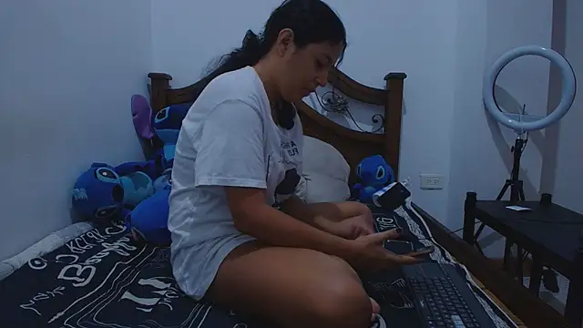 Aria Arthur online show from 09.30.25