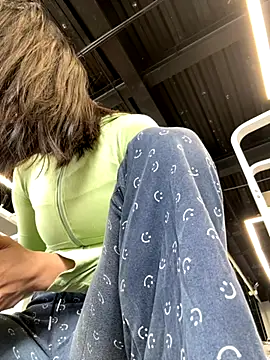 Ninazhang online show from 11.29.25