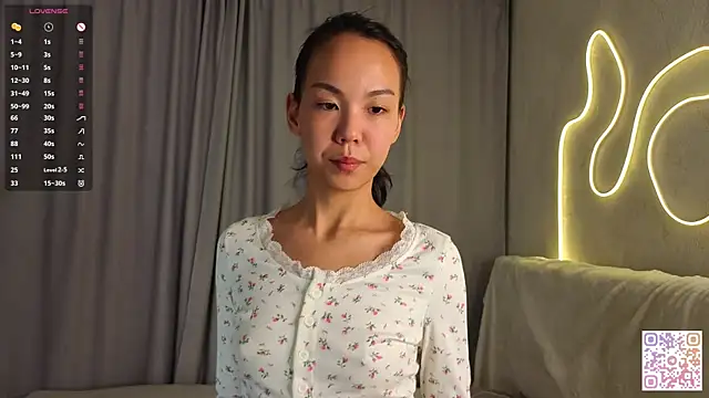 AlodiaAxley online show from 10.17.25