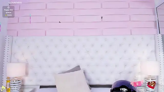 Snapshot of abby-joule chatting on 10.22.25 abby-joule online show from 10.22.25