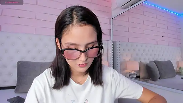 Snapshot of abby-joule chatting on 11.12.25 abby-joule online show from 11.12.25