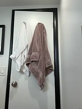 sweetsirenn online show from 10.14.25