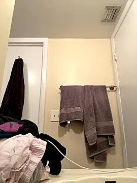 sweetsirenn online show from 10.19.25